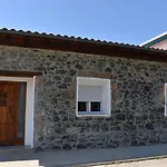 La Antigua Cuadra Es Un De Piedra Y Altos Techos De Madera Con Mucho Encanto, Jardin Privado Con Barbacoa Y Acceso Al Rio Ason