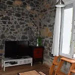 La Antigua Cuadra Es Un De Piedra Y Altos Techos De Madera Con Mucho Encanto, Jardin Privado Con Barbacoa Y Acceso Al Rio Ason