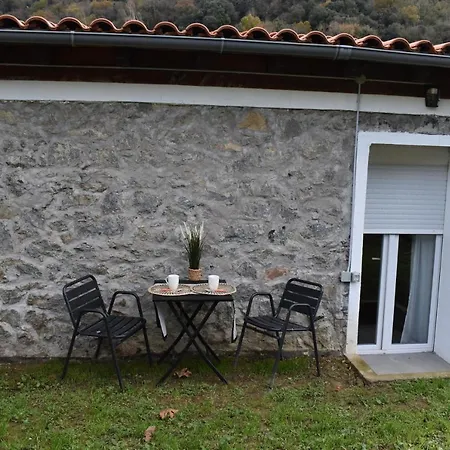 La Antigua Cuadra Es Un De Piedra Y Altos Techos De Madera Con Mucho Encanto, Jardin Privado Con Barbacoa Y Acceso Al Rio Ason Apartmán *