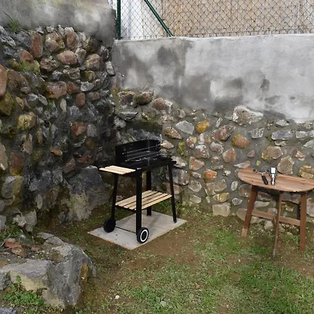 La Antigua Cuadra Es Un De Piedra Y Altos Techos De Madera Con Mucho Encanto, Jardin Privado Con Barbacoa Y Acceso Al Rio Ason * רמאלס דה לה ויקטוריה