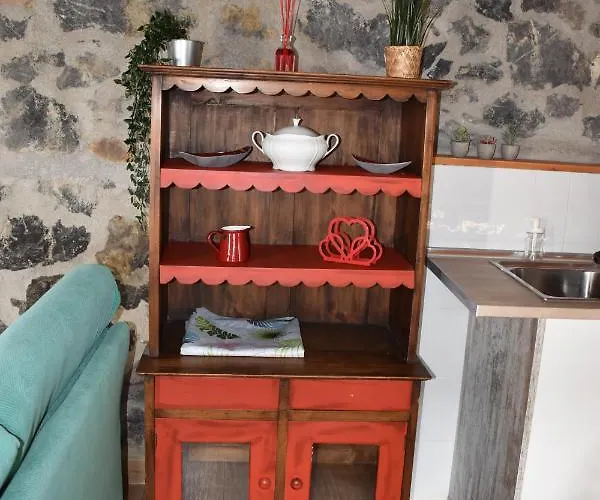 Apartment La Antigua Cuadra: Rustic Stone With Garden And River Access *