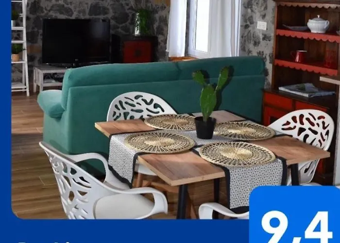 La Antigua Cuadra: Rustic Stone With Garden And River Access Apartment Ramales de la Victoria